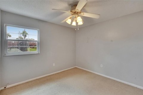 Condo in Lakeland, Florida, 2 bedrooms  № 1808690 - photo 9