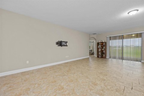 Casa en venta en Davenport, Florida, 4 dormitorios, 222.32 m2 № 1622717 - foto 15