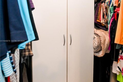 Condo in Lauderhill, Florida, 1 bedroom  № 2004103 - photo 28