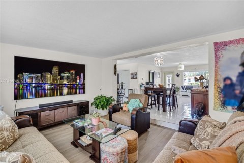 House in Miami, Florida 3 bedrooms, 134.34 sq.m. № 1996441 - photo 8