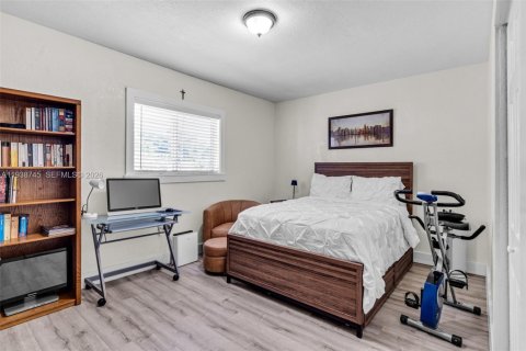 House in Miami, Florida 3 bedrooms, 134.34 sq.m. № 1996441 - photo 11