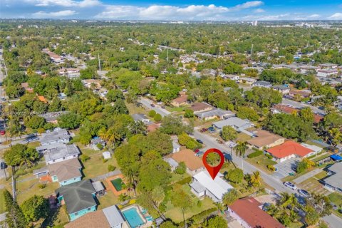 House in Miami, Florida 3 bedrooms, 134.34 sq.m. № 1996441 - photo 21