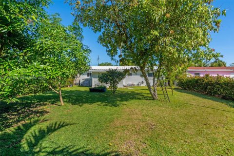 House in Miami, Florida 3 bedrooms, 134.34 sq.m. № 1996441 - photo 19