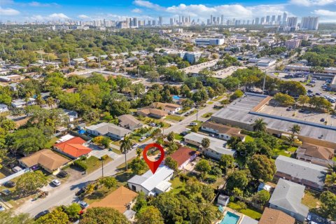 House in Miami, Florida 3 bedrooms, 134.34 sq.m. № 1996441 - photo 22