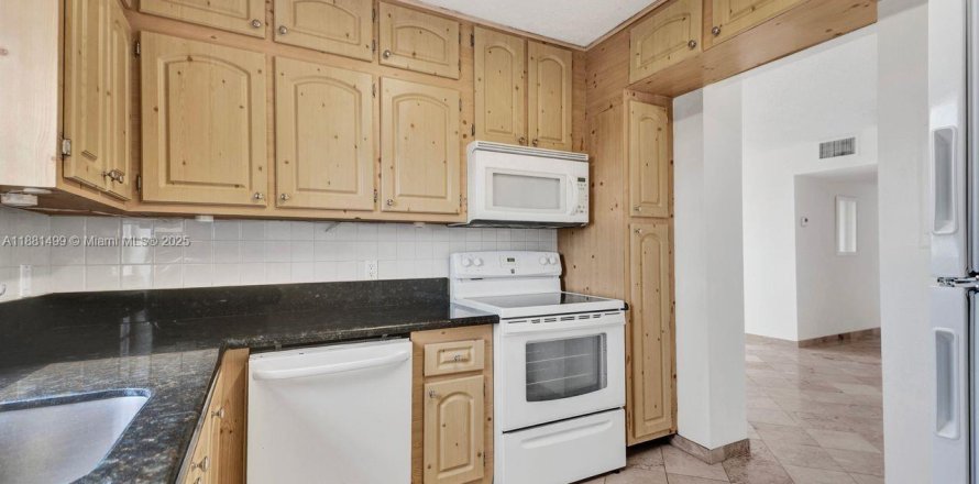 Condo à North Miami Beach, Floride, 2 chambres № 2153870