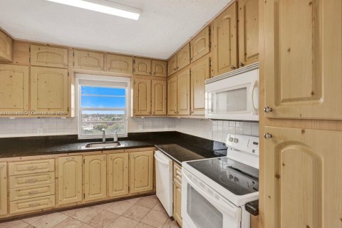 Copropriété à vendre à North Miami Beach, Floride: 2 chambres, 103.31 m2 № 2153870 - photo 4