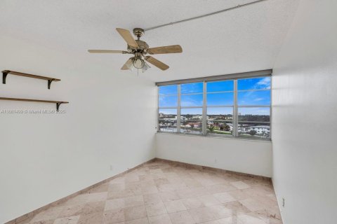 Copropriété à vendre à North Miami Beach, Floride: 2 chambres, 103.31 m2 № 2153870 - photo 21