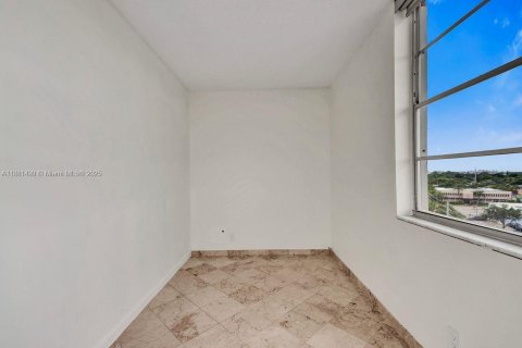 Copropriété à vendre à North Miami Beach, Floride: 2 chambres, 103.31 m2 № 2153870 - photo 14