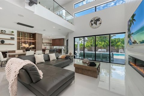 Villa ou maison à vendre à Sarasota, Floride: 4 chambres, 341.32 m2 № 2341789 - photo 8
