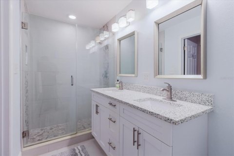 Casa en venta en Saint Petersburg, Florida, 3 dormitorios, 192.87 m2 № 1681037 - foto 26