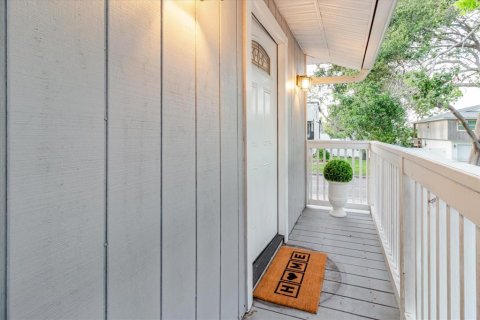 Casa en venta en Saint Petersburg, Florida, 3 dormitorios, 192.87 m2 № 1681037 - foto 5