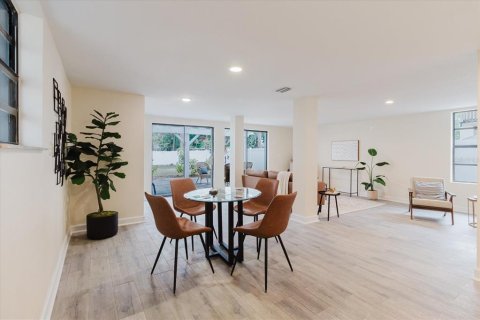 Casa en venta en Saint Petersburg, Florida, 3 dormitorios, 192.87 m2 № 1681037 - foto 28