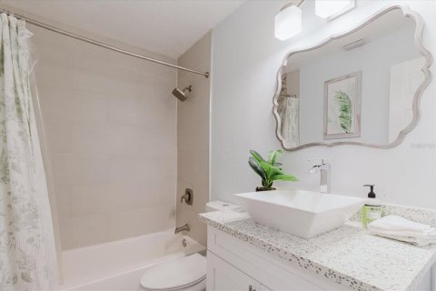 Casa en venta en Saint Petersburg, Florida, 3 dormitorios, 192.87 m2 № 1681037 - foto 18