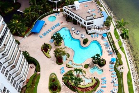 Copropriété à vendre à Aventura, Floride: 2 chambres, 126.44 m2 № 1830388 - photo 17