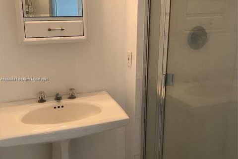 Copropriété à vendre à Aventura, Floride: 2 chambres, 126.44 m2 № 1830388 - photo 12