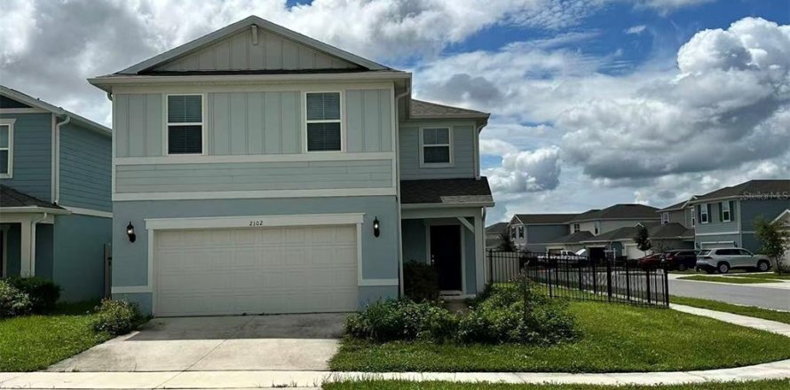 House in Davenport, Florida 5 bedrooms, 243.03 sq.m. № 1905542
