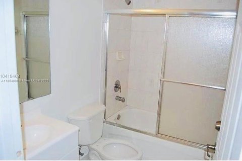 Townhouse in Homestead, Florida 3 bedrooms, 128.58 sq.m. № 1872457 - photo 11