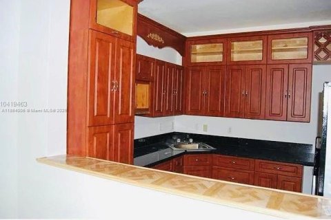 Townhouse in Homestead, Florida 3 bedrooms, 128.58 sq.m. № 1872457 - photo 1