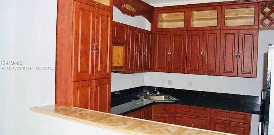 Townhouse in Homestead, Florida 3 bedrooms, 128.58 sq.m. № 1872457