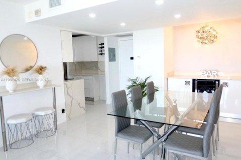 Кондоминиум с 2 спальнями в Авентура, Флорида № 2025413