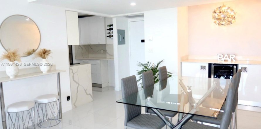 Кондоминиум с 2 спальнями в Авентура, Флорида № 2025413