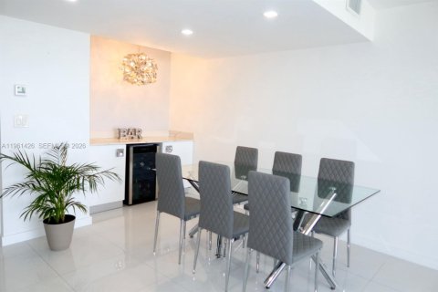 Купить кондоминиум в Авентура, Флорида 2 спальни, 105.72м2, № 2025413 - фото 7