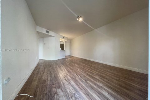 Condominio en alquiler en Doral, Florida, 1 dormitorio, 75.25 m2 № 2049783 - foto 7