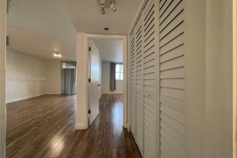Condominio en alquiler en Doral, Florida, 1 dormitorio, 75.25 m2 № 2049783 - foto 10