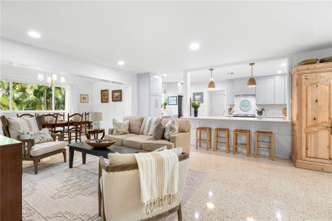 House in Palm Harbor, Florida 3 bedrooms, 184.6 sq.m. № 2400055 - photo 13