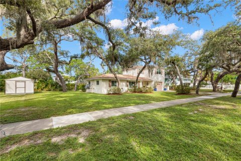 House in Palm Harbor, Florida 3 bedrooms, 184.6 sq.m. № 2400055