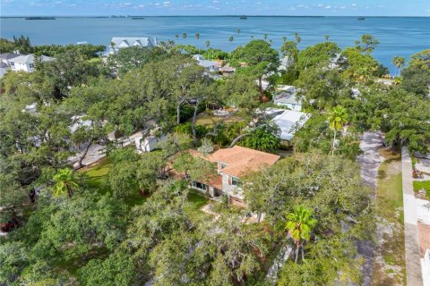 House in Palm Harbor, Florida 3 bedrooms, 184.6 sq.m. № 2400055 - photo 26