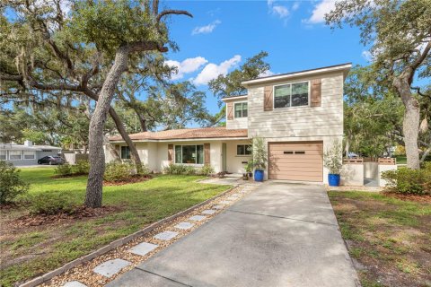 House in Palm Harbor, Florida 3 bedrooms, 184.6 sq.m. № 2400055 - photo 9