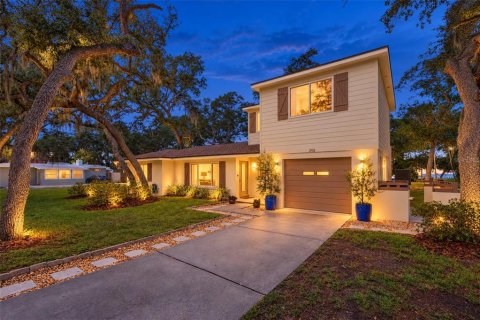 House in Palm Harbor, Florida 3 bedrooms, 184.6 sq.m. № 2400055 - photo 2