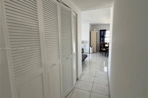 Снять в аренду квартиру в Санни-Айлс-Бич, Флорида 125.42м2, № 2048170 - фото 9