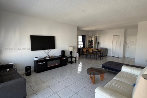 Снять в аренду квартиру в Санни-Айлс-Бич, Флорида 125.42м2, № 2048170 - фото 4