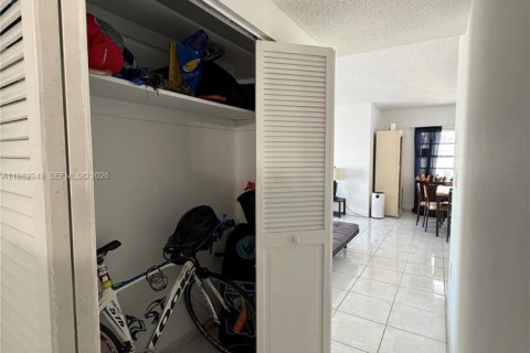 Снять в аренду квартиру в Санни-Айлс-Бич, Флорида 125.42м2, № 2048170 - фото 8