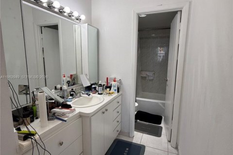 Снять в аренду квартиру в Санни-Айлс-Бич, Флорида 125.42м2, № 2048170 - фото 24