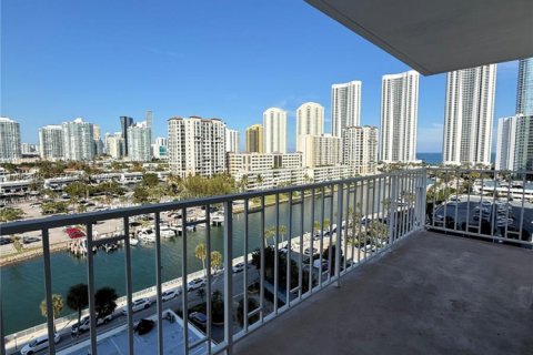 Снять в аренду квартиру в Санни-Айлс-Бич, Флорида 125.42м2, № 2048170 - фото 3