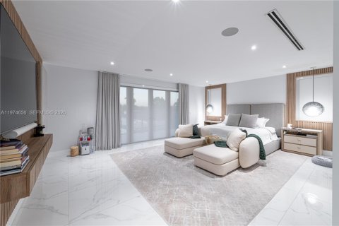 Casa en venta en Doral, Florida, 5 dormitorios, 392.7 m2 № 2036053 - foto 30