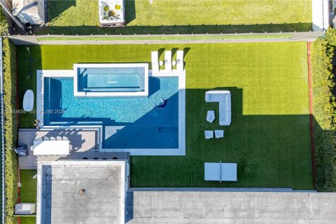 Casa en venta en Doral, Florida, 5 dormitorios, 392.7 m2 № 2036053 - foto 4