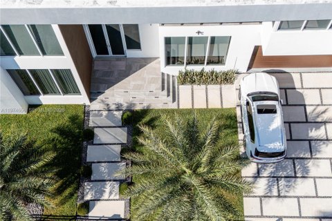 Casa en venta en Doral, Florida, 5 dormitorios, 392.7 m2 № 2036053 - foto 11