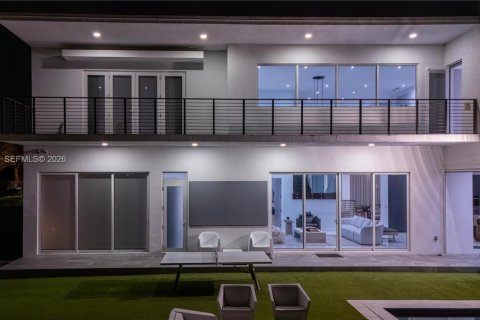 Casa en venta en Doral, Florida, 5 dormitorios, 392.7 m2 № 2036053 - foto 24