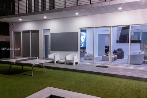 Casa en venta en Doral, Florida, 5 dormitorios, 392.7 m2 № 2036053 - foto 27