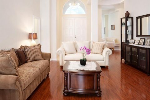 House in Pembroke Pines, Florida 5 bedrooms, 263.29 sq.m. № 2017470 - photo 2