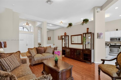 House in Pembroke Pines, Florida 5 bedrooms, 263.29 sq.m. № 2017470 - photo 18