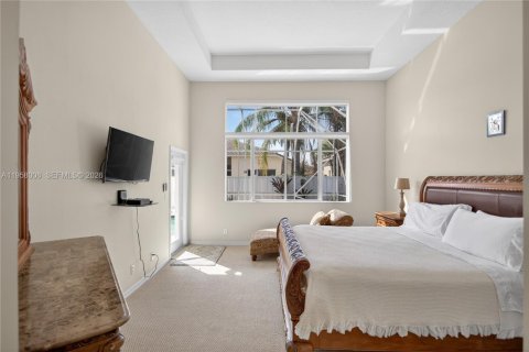 House in Pembroke Pines, Florida 5 bedrooms, 263.29 sq.m. № 2017470 - photo 29