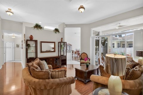 House in Pembroke Pines, Florida 5 bedrooms, 263.29 sq.m. № 2017470 - photo 22