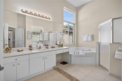 House in Pembroke Pines, Florida 5 bedrooms, 263.29 sq.m. № 2017470 - photo 27