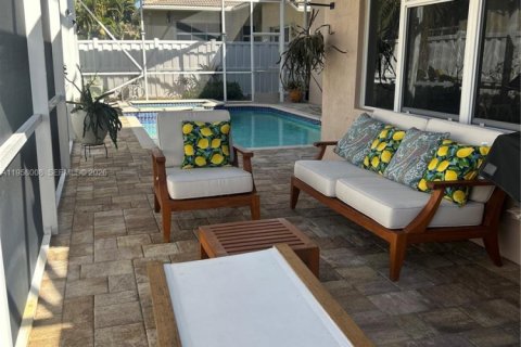 House in Pembroke Pines, Florida 5 bedrooms, 263.29 sq.m. № 2017470 - photo 9