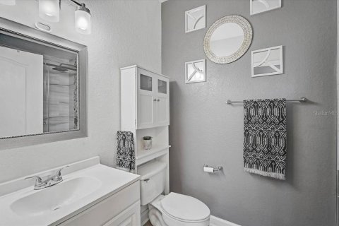 Condo in Sarasota, Florida, 1 bedroom  № 2218303 - photo 16